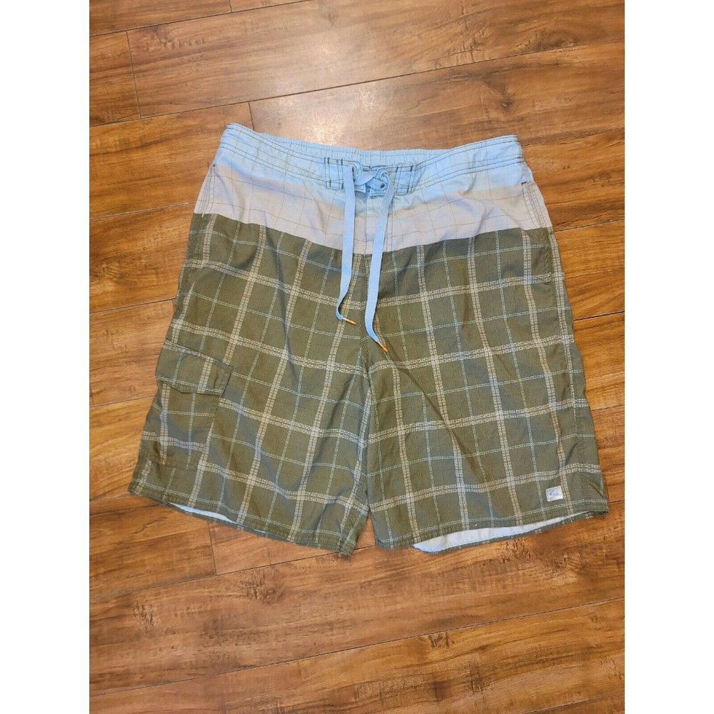 Mens‎ XL Quicksilver lightweight board / swimming shorts: Green Blue print